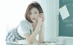 把奶从乳罩里掏出来